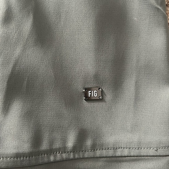 Fig NWT Olu Eucalyptus 3/4 Sleeve Shirt Top **Size L** 🌿🌿 - Picture 5 of 5